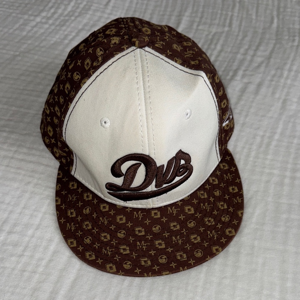 Vintage 2006 DVS fitted hat